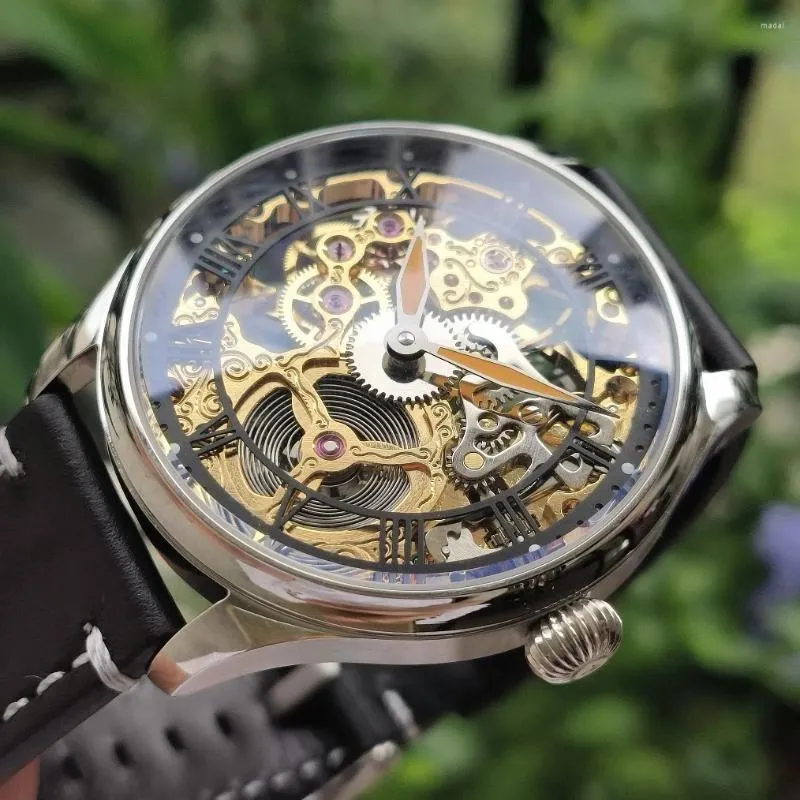 Relógios de pulso 44mm Mechanical Hand Wind Men's Watch Golden Hollow Movement Black Dial Sapphire Crystal
