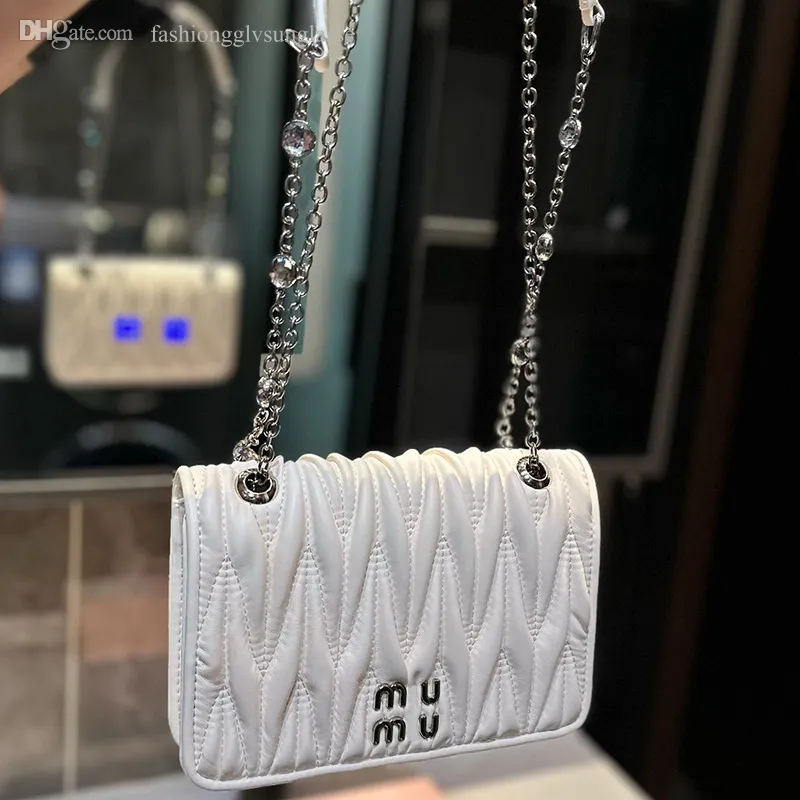 Trendig och fashionabla designerväska kvinnor handväska axelväska kvinnors väska mini väska underarm väska hög kvalitet crossbody väska strass kedja tygväska