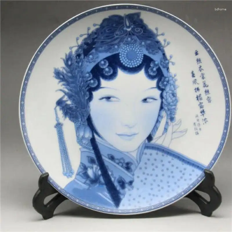 Dekoracyjne figurki 8 cali chińska niebieska i biała porcelanowa operowa opera kobiety Plata Plate Qianlong Dekoracja do kolekcji domowej