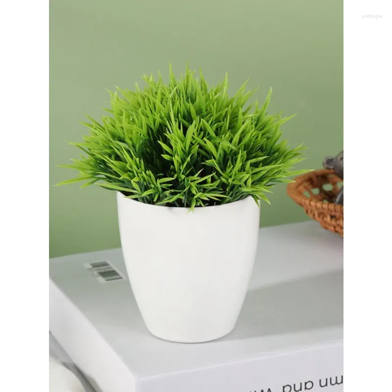 Decorative Flowers 1PC Artificial Potted Grass Mini Plastic Plants For Farmhouse Bathroom Shelf Home Office Desk Bookshelves Window Decor