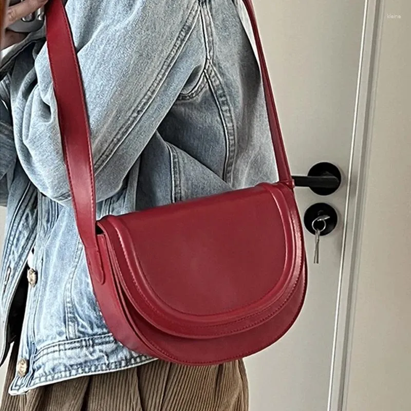 Schoudertassen Koreaanse rode tas voor vrouwen 2024 luxe designer single crossbody mode veelzijdige kleine handtassen