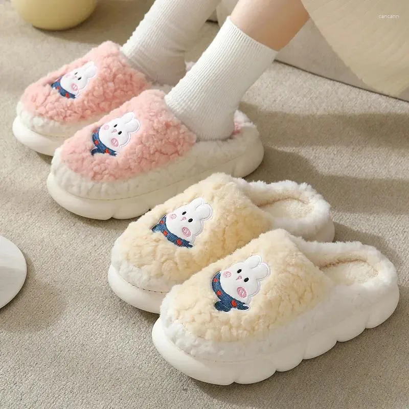 Slippers Winter Cartoon Femme à fourrure pour femmes épais semelles chaudes et moelleuses couples moelleux mignons