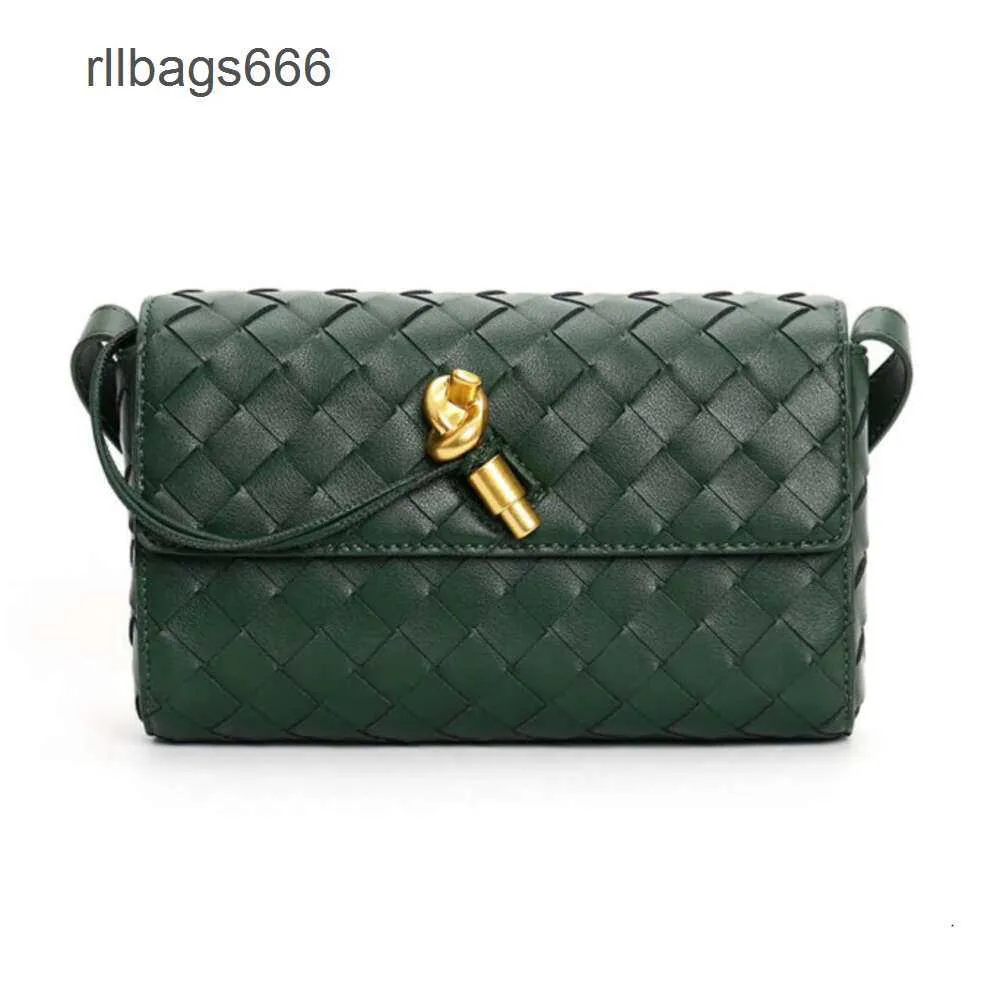 Bag Buckle Square Mini Luksusowe Bottegs Venets Women Weln Nowa torebka Zamknięcie na ramię Małe torby Lady andiamo skórzane poddrzmi klasa 2024 High CJWL