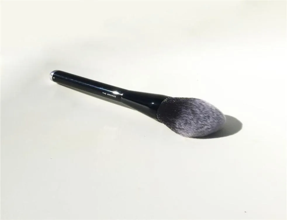 MJ -Série O pincel de bronzeador de bronze #12 - Y Grande Cabeça para Powder Bronzer Rápida - Brush de maquiagem de beleza Ferramentas de liquidificador8803368