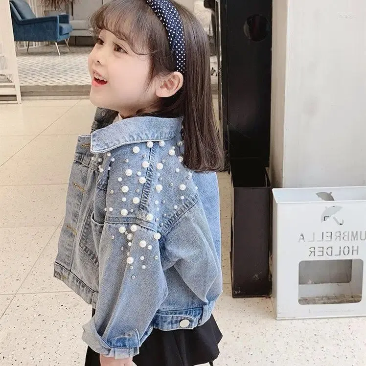 Jackor Girls Beading Denim Coat 2024 Spring and Autumn Little Girl Korean tvättade barnkläder
