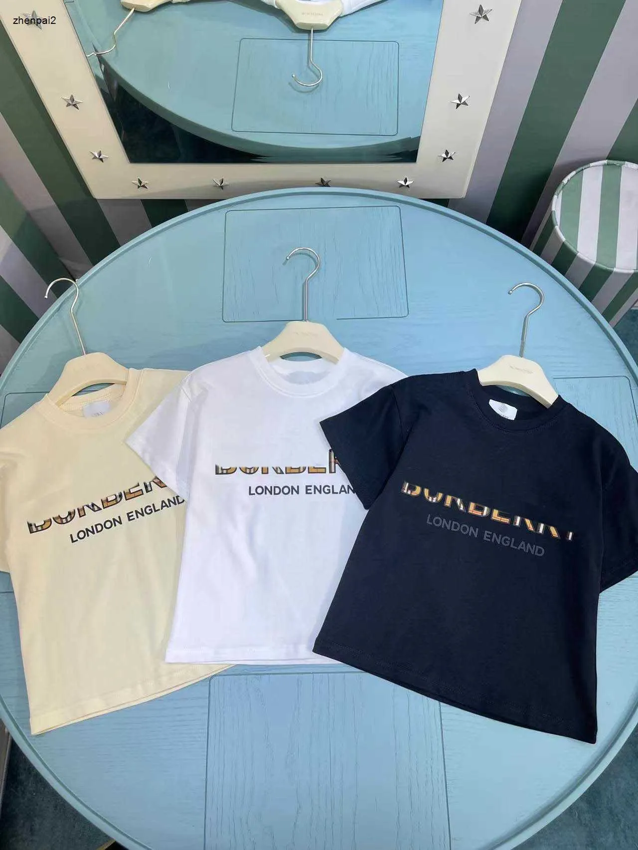 Luksusowa koszulka dla dzieci designerskie ubrania łatanie haft logo dziewczęta rozmiar krótkiego rękawu 100-160 cm chłopięcy koszulki letnie dziecko