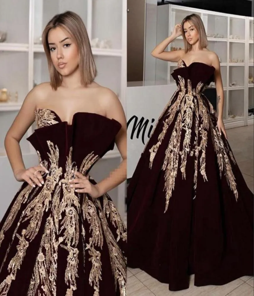 Longues robes de soirée des femmes élégantes 2020 Nouvelle arrivée en dentelle or arabe Dubaï dames borgogne Bourgogne Velvet fête des robes de soirée formelles6049198