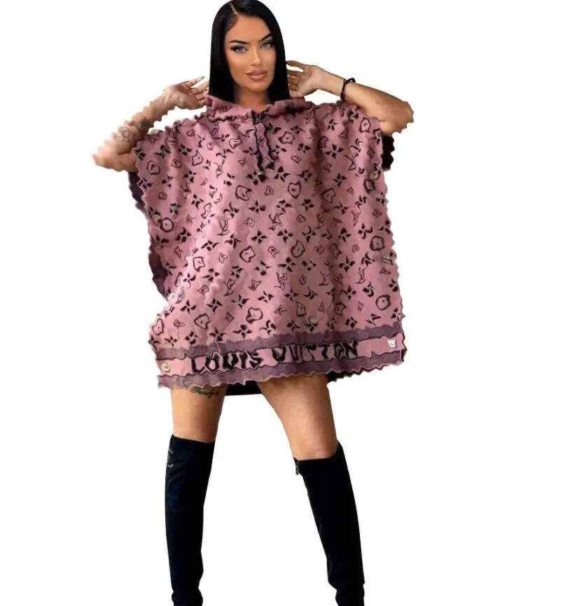Frauendesigner Caual Kurzärmel Ankleid rosa Farbe gedruckt losen Kapuzenknopf Wollschwarz Jacke Party Club Lose Kleid Rock Kleidung