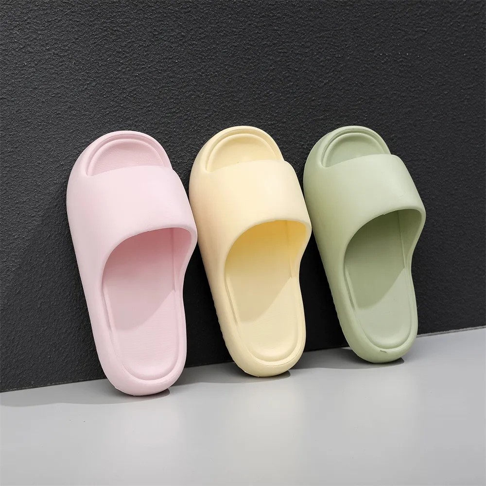 Luxuremerk Women Slides Shoes Slippers Zomer Sandalen strandschuifontwerper Flat V Designer Slides slippers slippers voor vrouwen casual zomerschoenen02