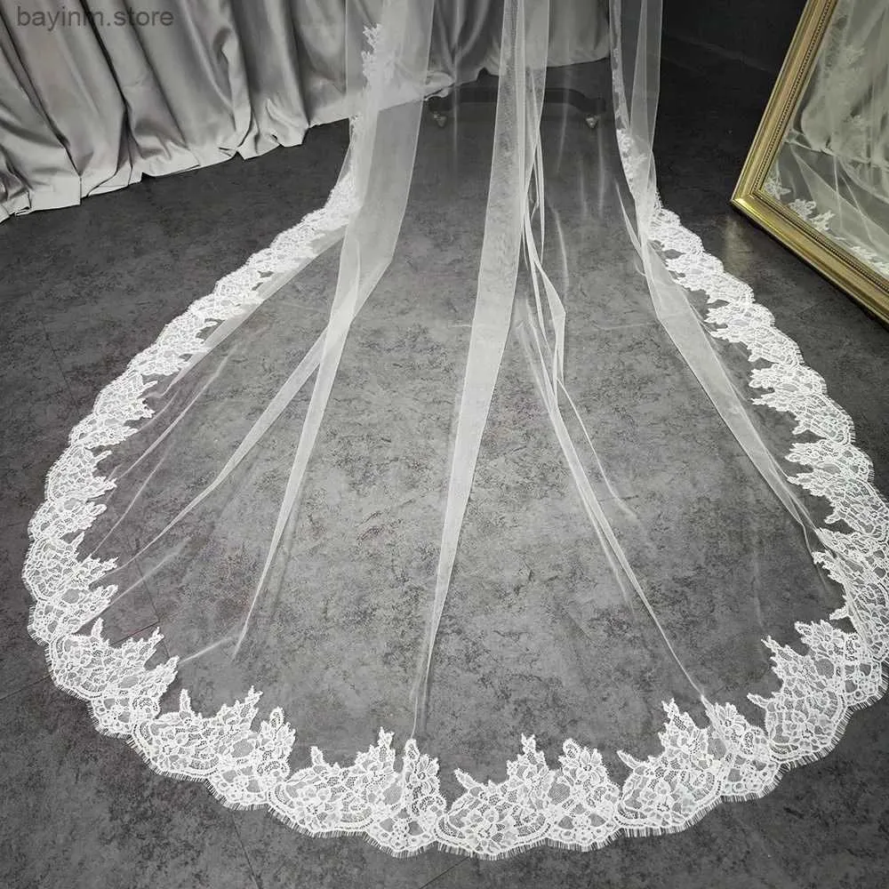 Cabelo de casamento Jóias de jóias de cílios românticos Lace Mantilla Véu de casamento com pente escondido 3m de comprimento 1,5m de marfim de marfim véu de camada única para noiva