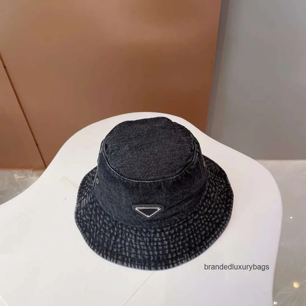 Metal Cowboy Fisherman Hat Femmes Wide Brim Chapeaux Luxury Designer P Femme Femme lavée et vieillie de cowboy chapeau seau de printemps d'été Casquette