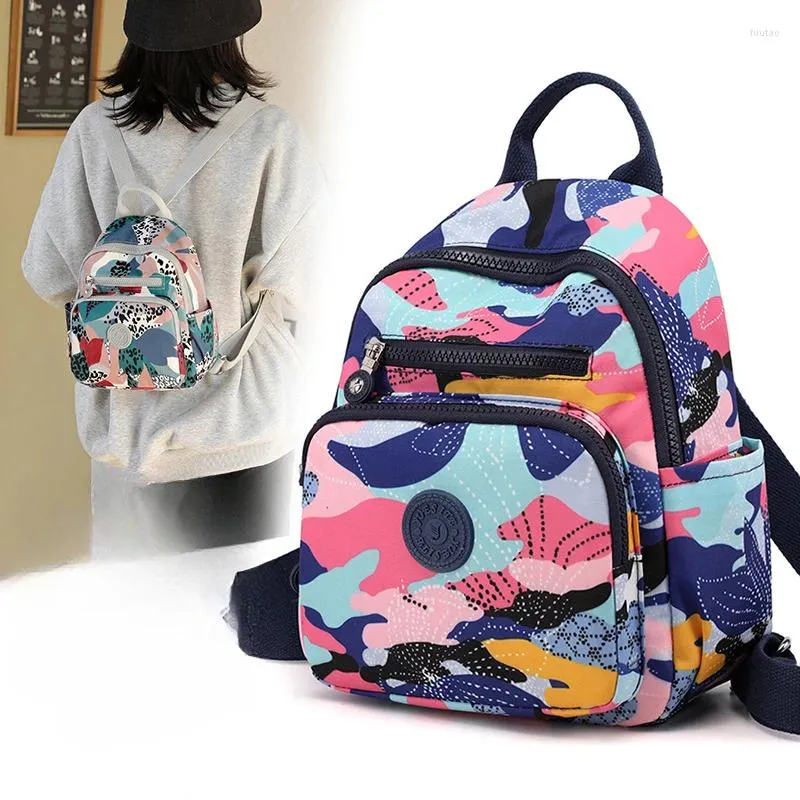 Sacs d'école Small Femmes Sac à dos Nylon Girls Épaule imprimé Fleur Sac à main femelle Knapsack Ladies Daypack Rucksack Bag