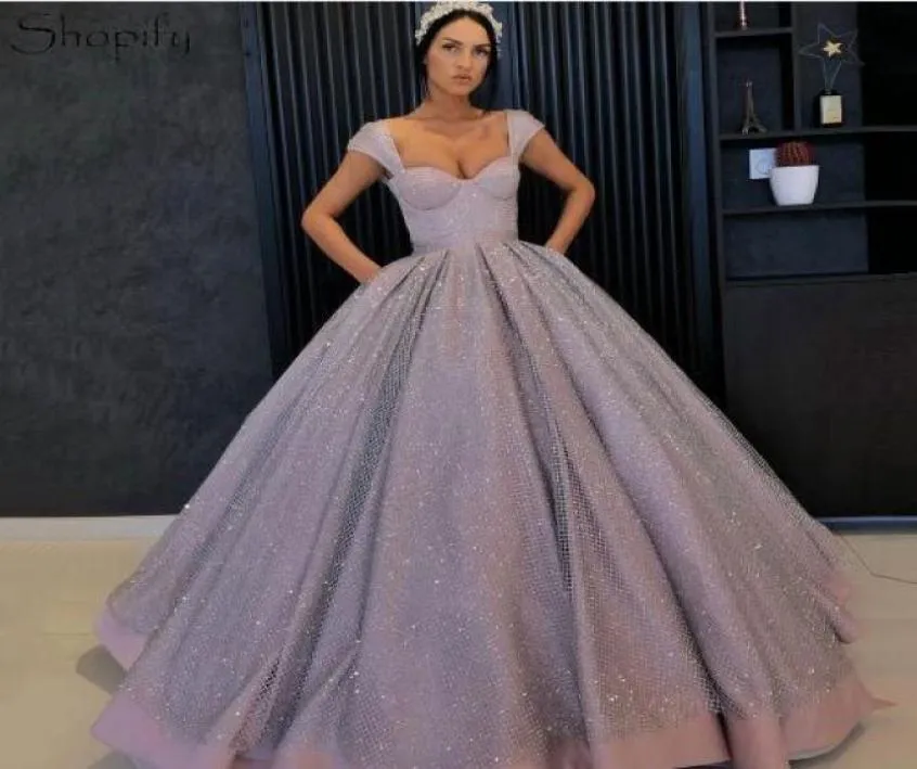 Puffy Long Evening Jurken Sweetheart met zakken 2018 Ball Gown Cap Sleeve Sparkly Pargine Arabische stijl Vrouwen formele avondjurk1995186