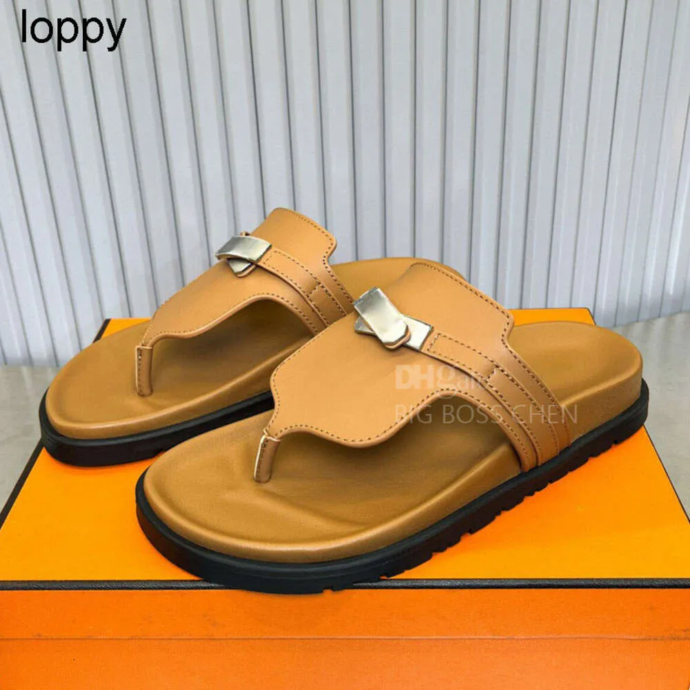 Nuovo uomo in pelle scamosciata Flip Flip Flops Sandals Sandali Donna in pelle Casualmente Designer di lusso Slides Uomo Clip Class Clip Fedi Slitto Summer Beach Dimeni Slivers da donna