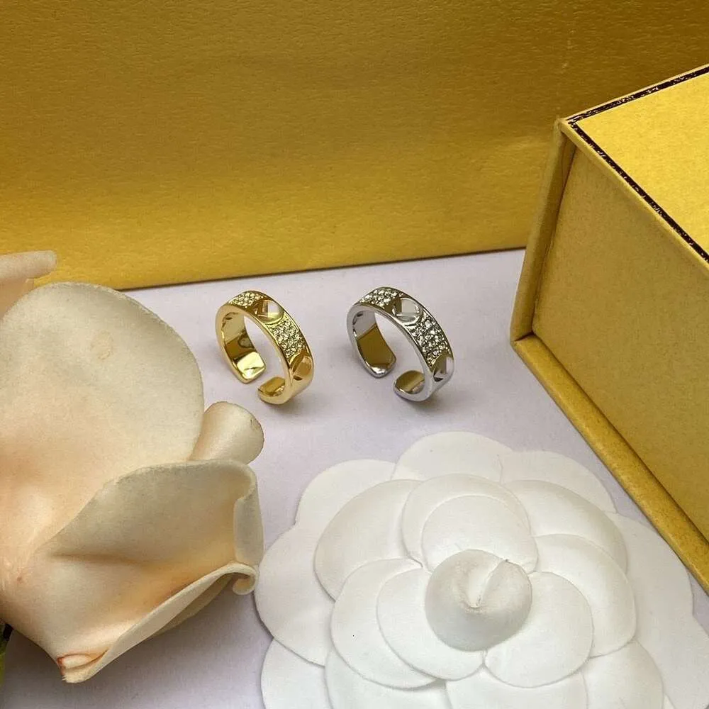 Da Fu Fenjia F Familie Nieuwe letter F Set Diamond Open Ring Dames Hong Kong Style Fashion Niche Hoge kwaliteit Hoge kwaliteit Ring