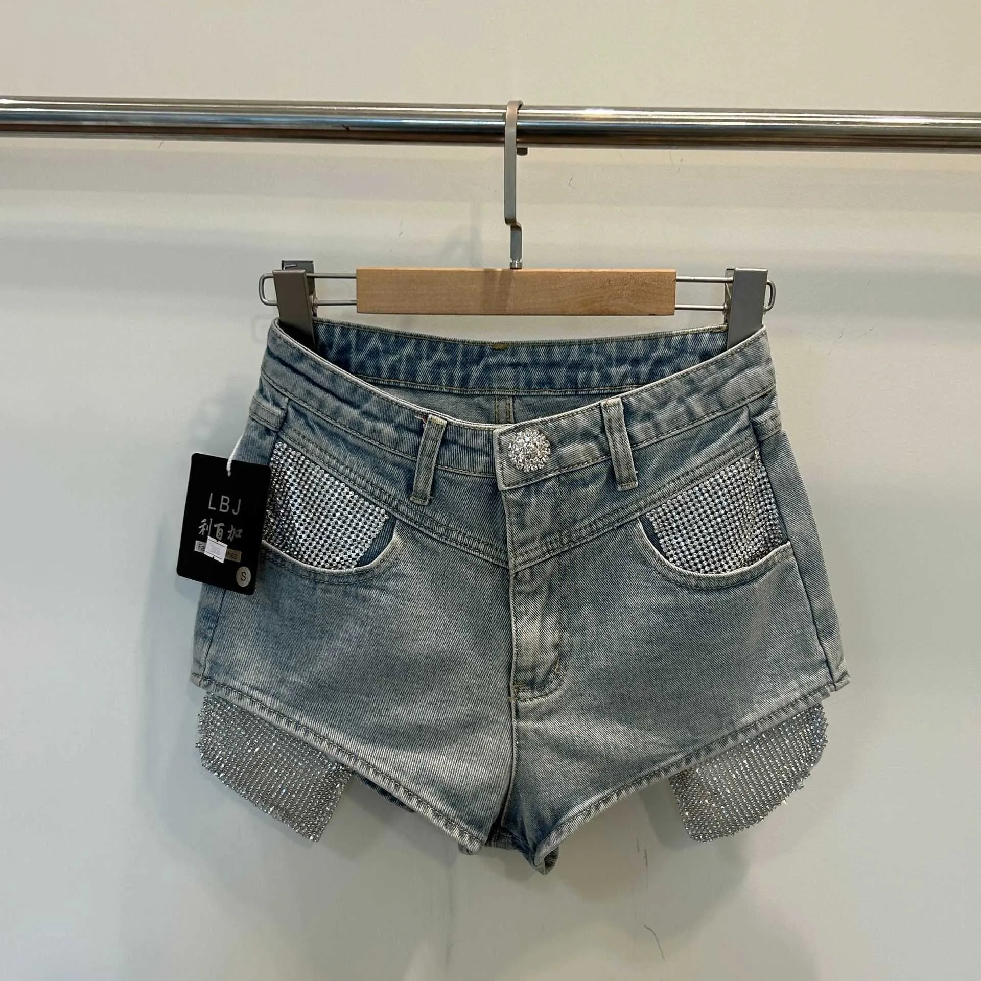 2024 Street Spicy Girl Metal Diamond Pocket exposé 3/4 short en jean pour femmes