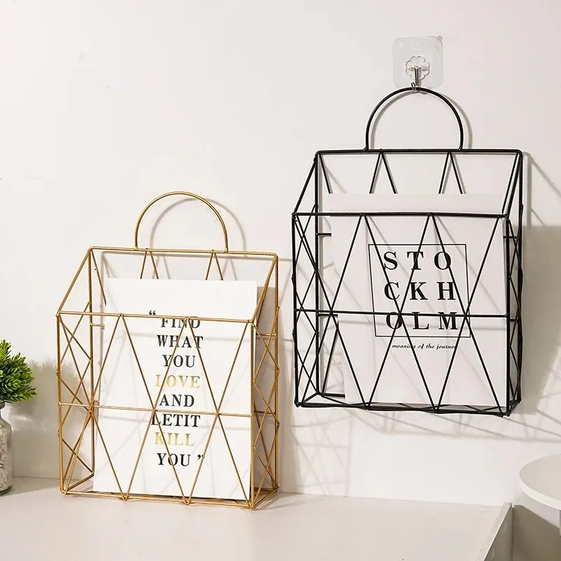 Nordic Style Newspaper and Magazine Racks Metal Iron Wall Hanging Hanging Livre Shelf Storage Organisateur de bricolage Decoration Home