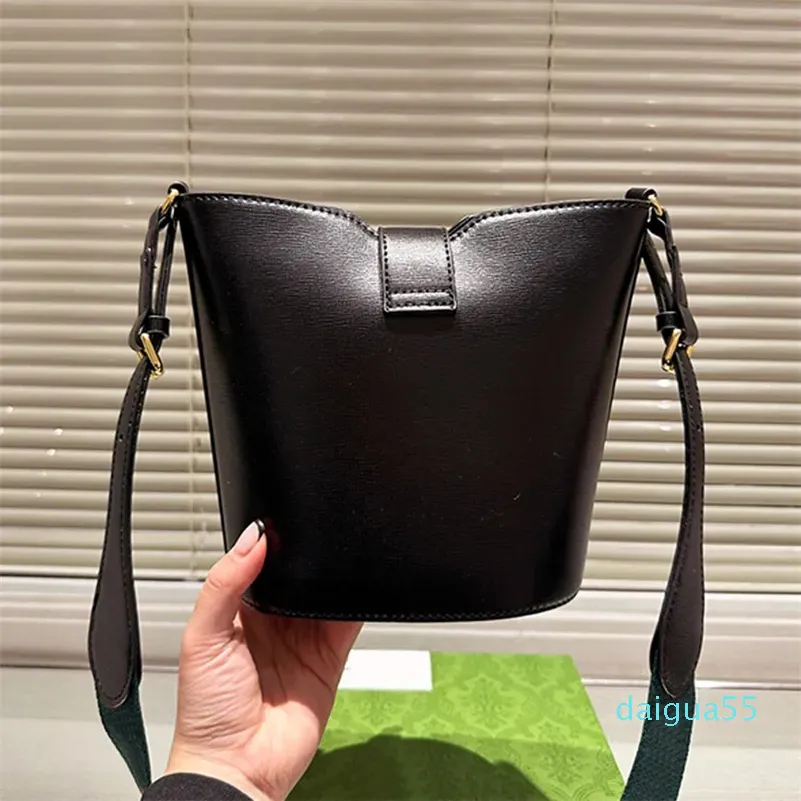 Underarm Shoulder Bag Designer Tote Bag Bucket Bags Vintage Crossbody Bag Handbags Purse Leather Metal Hasp Classic Stripe Webbing Strap Hobo Bags