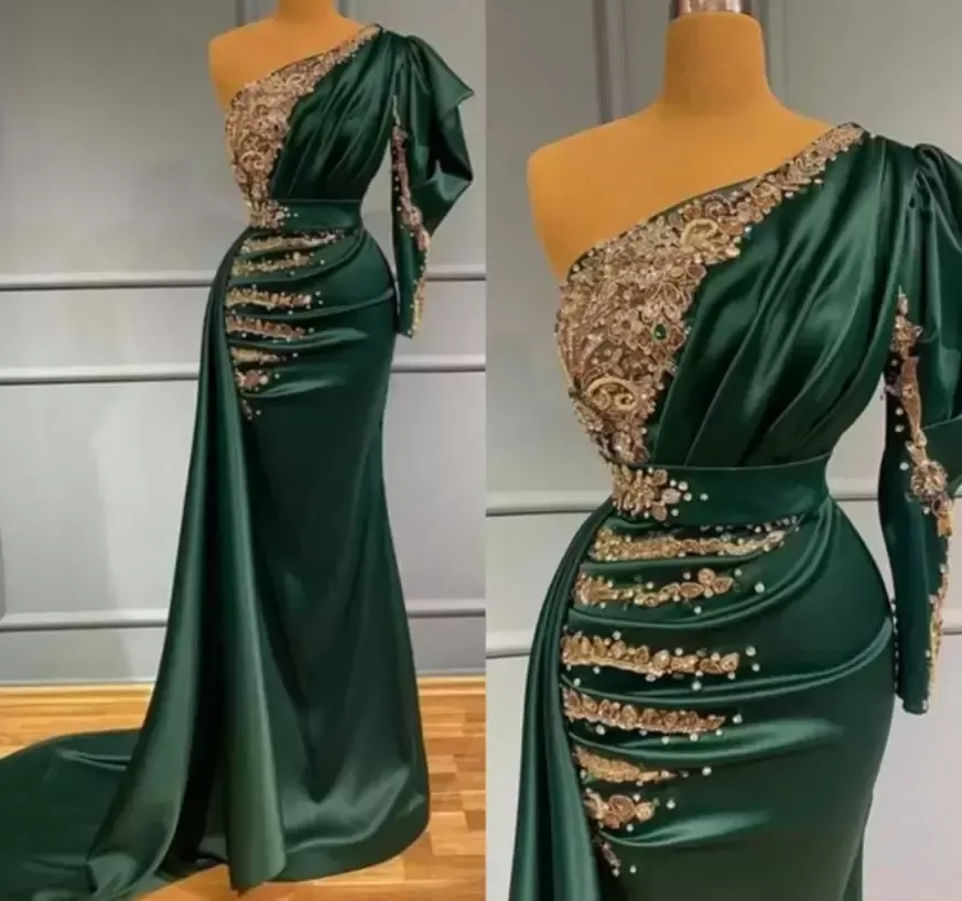 Hunter Green Mermaid Robes de soirée balayez le train Satin Dubai Crystals Appliquez une épaule Custom Maket Prom Party Gown Slit Formel Occasion Usure