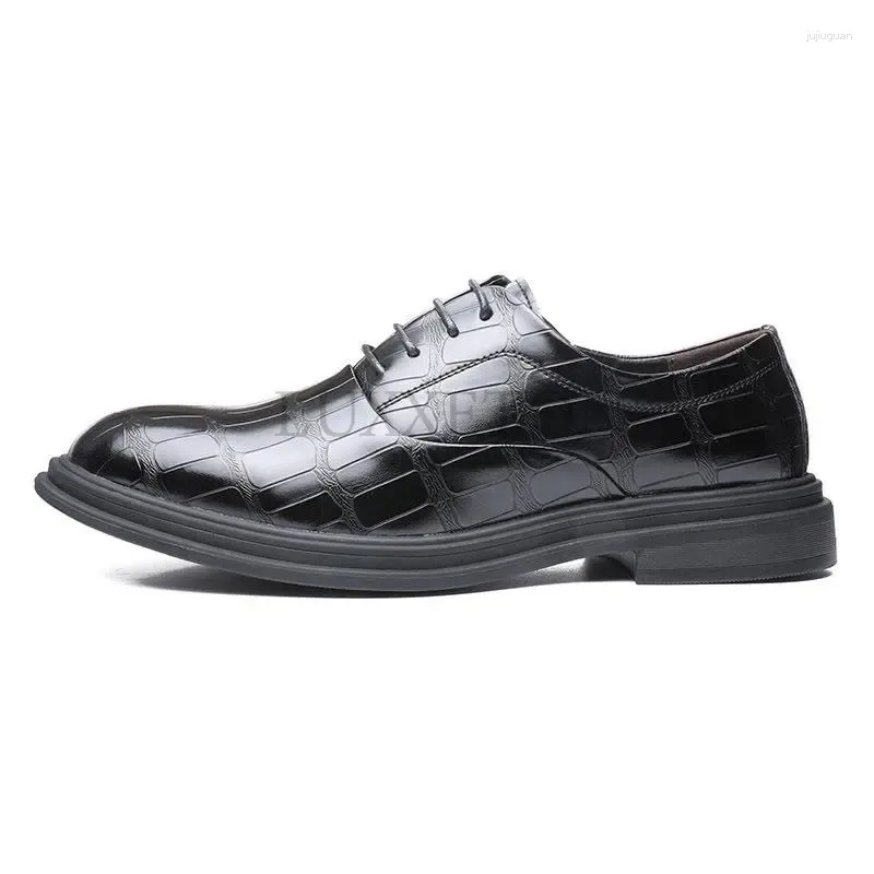 Sapatos casuais vintage homens italianos mola o outono vestido formal couro de couro casto oxfords mocassins de alta qualidade