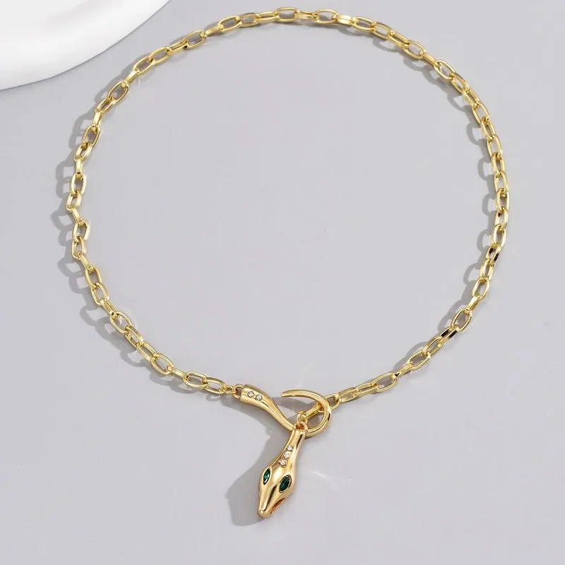 Conception des colliers en forme de serpent en métal exagéré pour les femmes mode personnalisée conception de clavicule à la mode