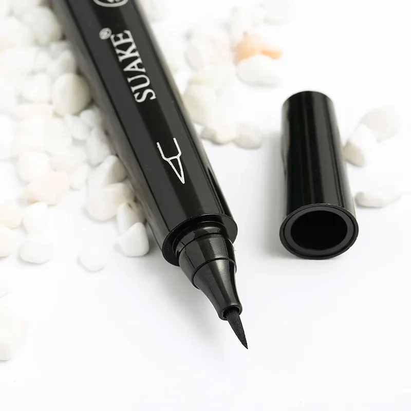 Eyeliner kanatlı siyah sıvı göz kalemi damgası kalemi hassas su geçirmez makyaj kadın göz astarı kalem Koreli Kozmetik Güzellik Araçları TSLM1
