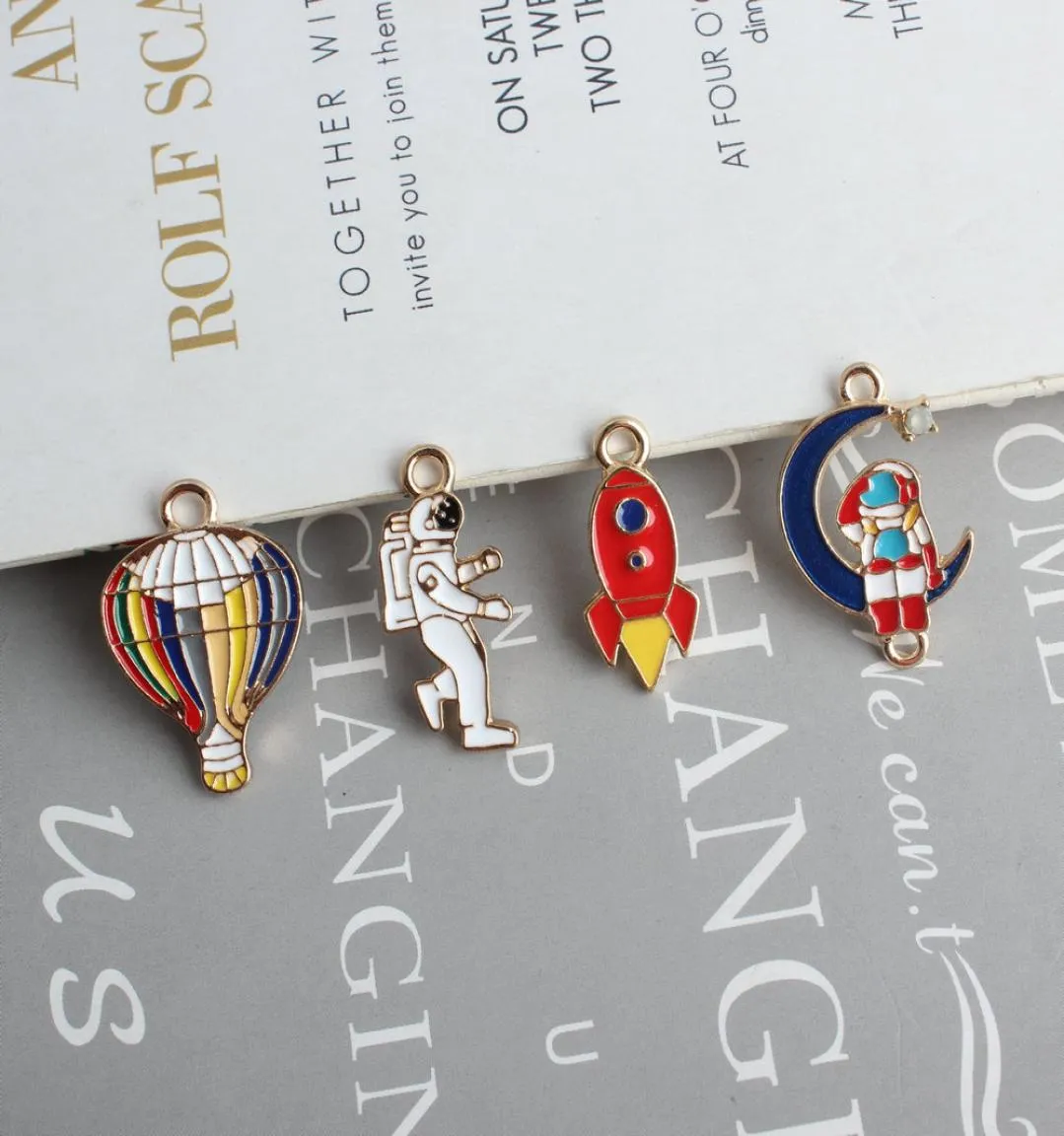 Zinklegering DIY smyckesfynd prydnadstillbehör Emalj charms 40st Kawaii Metal Rocket Astronaut Spaceman Earring Pendant7698979