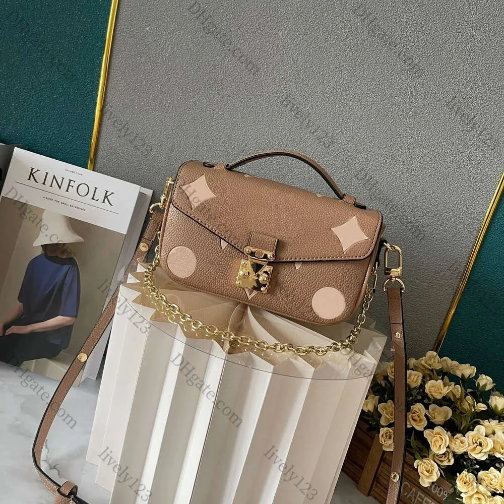 2024 Designers pochette väska män kvinnor handväska messenger väskor läder metis elegant kvinnors axel crossbody väska östra västm46279 10A