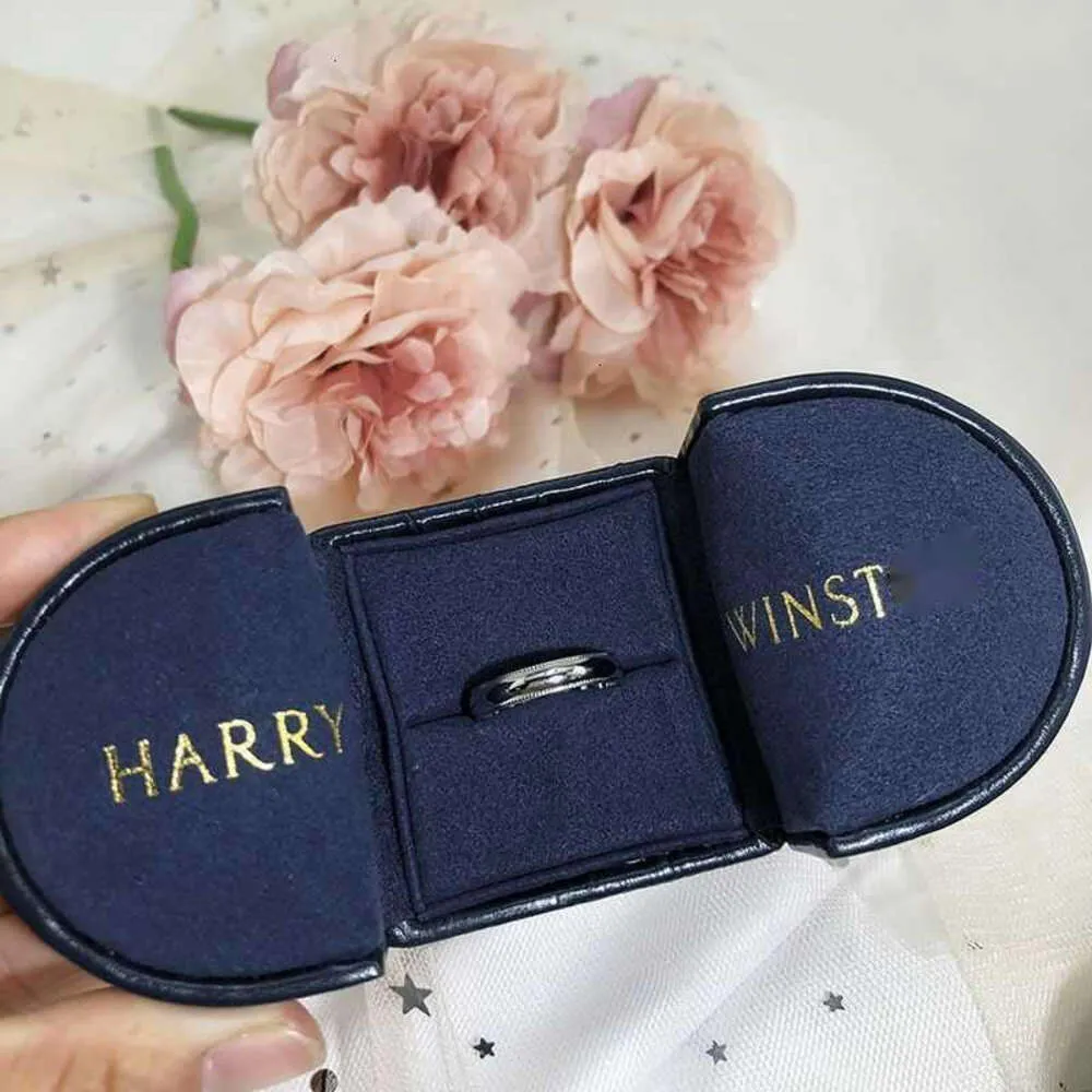 アクセサリー Harry Designer Cluster Ring: Luxury Alloy Fashion Ring For Women