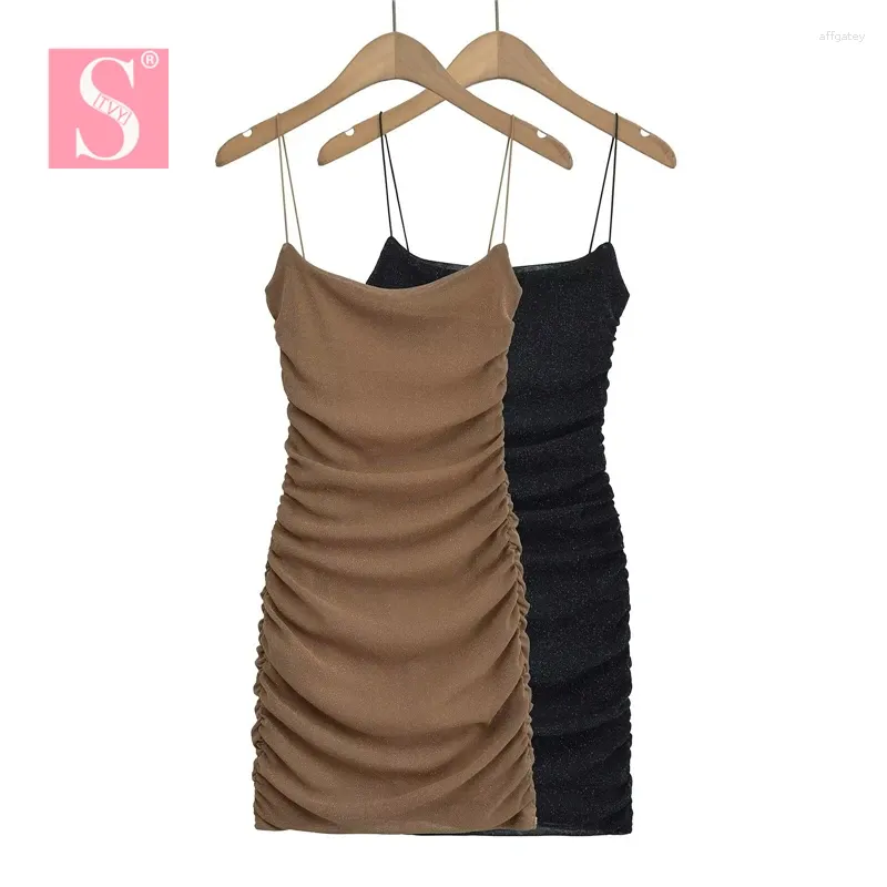 カジュアルドレスStvy Women Sexy Sheath Bodycon Summer Dress Silver Silk Spageti Strap Elastic Fold Mini for Club Female