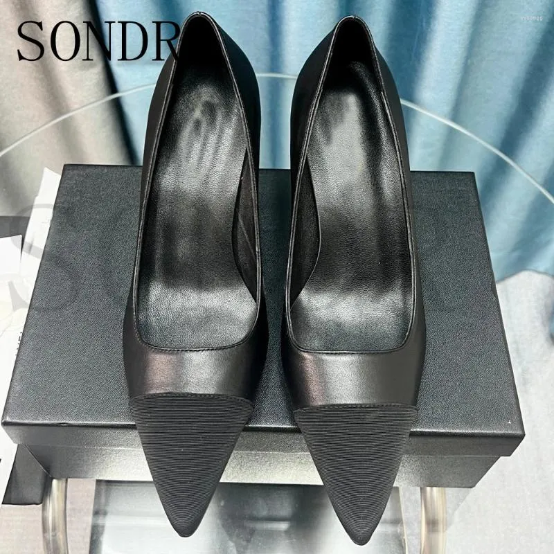 Отсуть обувь дизайнер дизайнер высокие каблуки сандалии черные заостренные носки насосы подлинные кожа