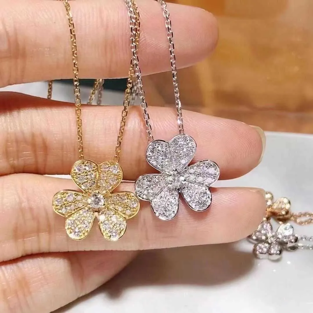 Brand de créateur Glod High Edition Van Lucky Clover Collier Femmes épaissies 18K Rose Gol Full Diamond Petal Flower Pendent