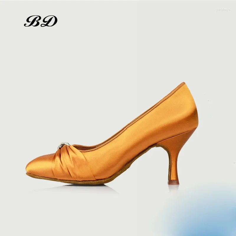 Dance Shoes Woman Shoe Top Ballroom Women Latin Bd 169 Round Jazz Moderno Agregar pliegues de perforación Satén Importado Dark Skin