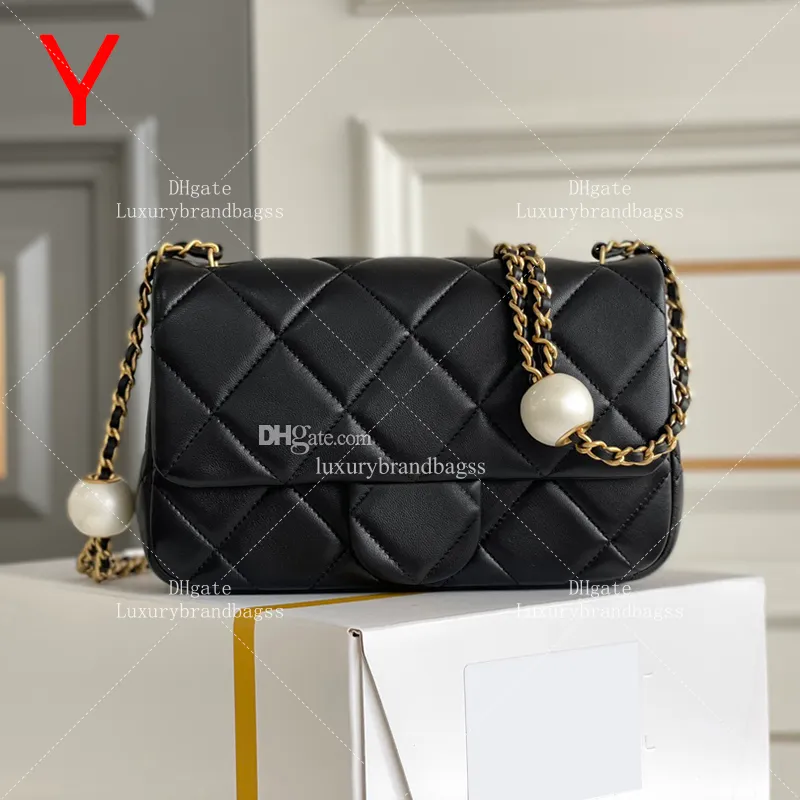 20 cm Mini Flap Bag Designer Women Crossbody Bag 10a Mirror of the Original Mini Classic Handbag Imitation Pearls Chain Bag med Box C003A