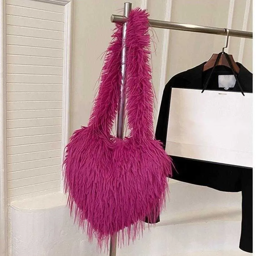 Stylish Heart-Shaped Plush Bag - Autumn Winter Fur Tote  display picture 2