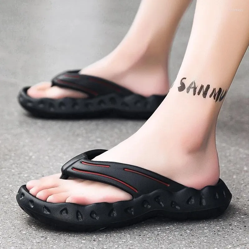 Sandals 2024 Men's Flip Flops Summer Anti Slip Outdoor Garden Comfortable And Soft Beach Slippers Thick Soles