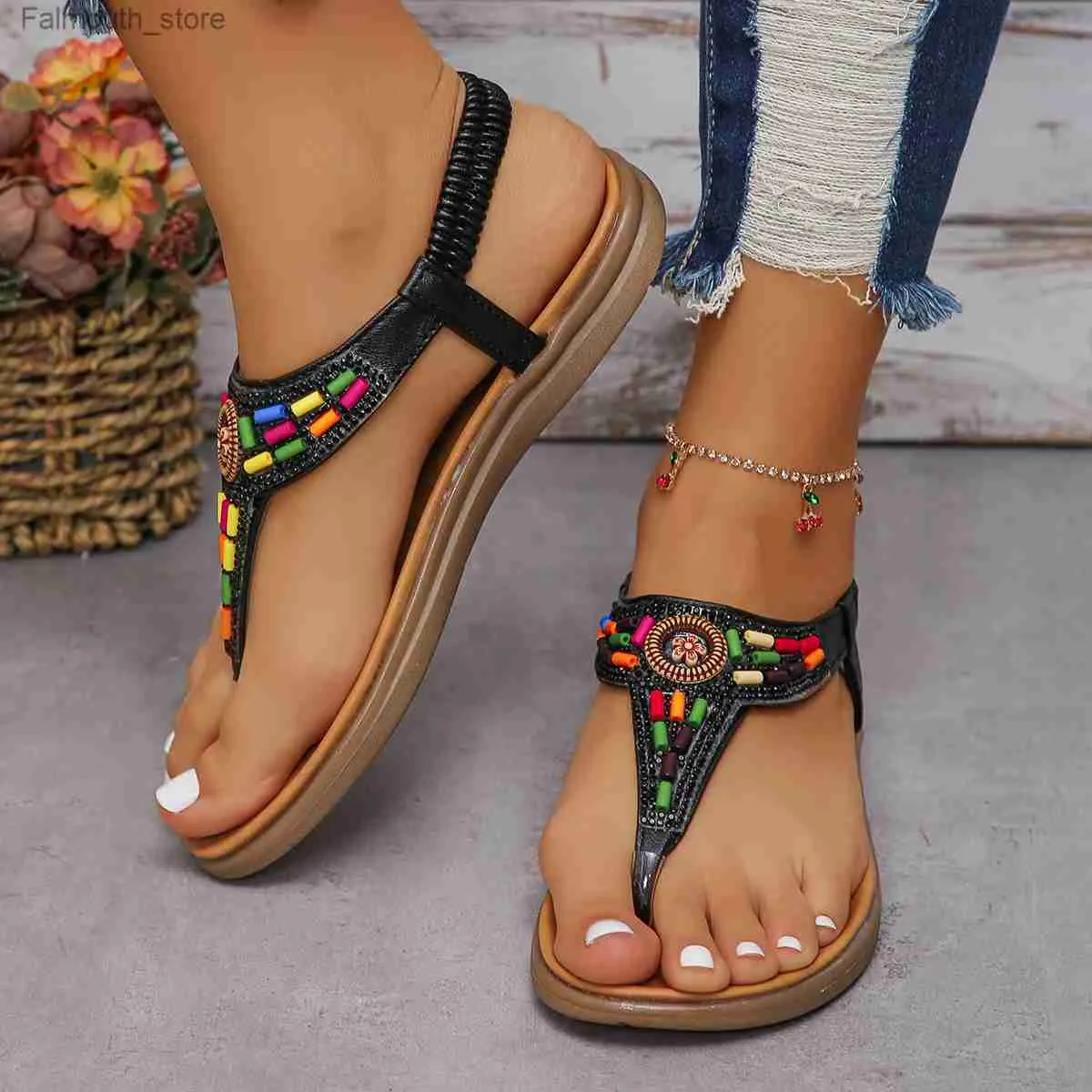 Sandaler Pinch Toe Bohemian Womens Sandaler 2024 Summer Flat Shoes Colorful Beaded Beach Flip Womens Anti Slip Roman Sandals Q240419
