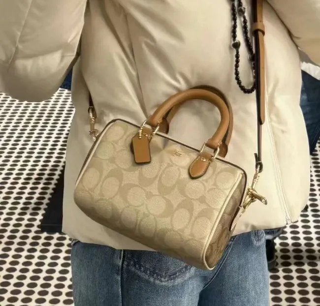 Coach small shoulder handbag mini handbag with synthetic leather