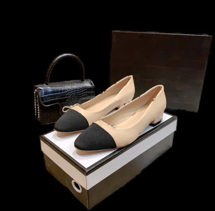 Classic Luxury Designer Femmes habillées chaussures de qualité Fashion High Heels Leathermade New Sandals pour le printemps et l'automne4675646