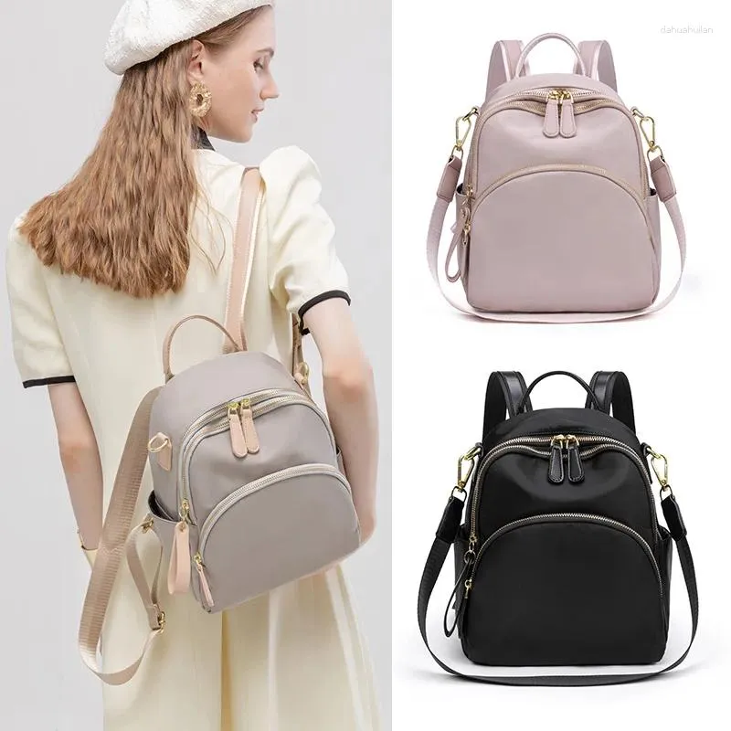 Sacs d'école Sac à dos de mode pour femmes 2024 Femme Tissu oxford Small Voyagebag Book Bookbag Mignon Girl Design Luxury