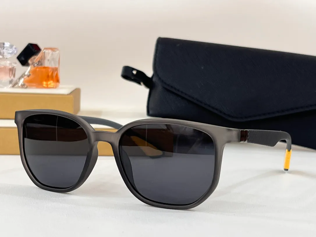 Óculos de sol para homens Mulheres 2370 Eyewear Designers Moda Travel Sports de praia Estilo
