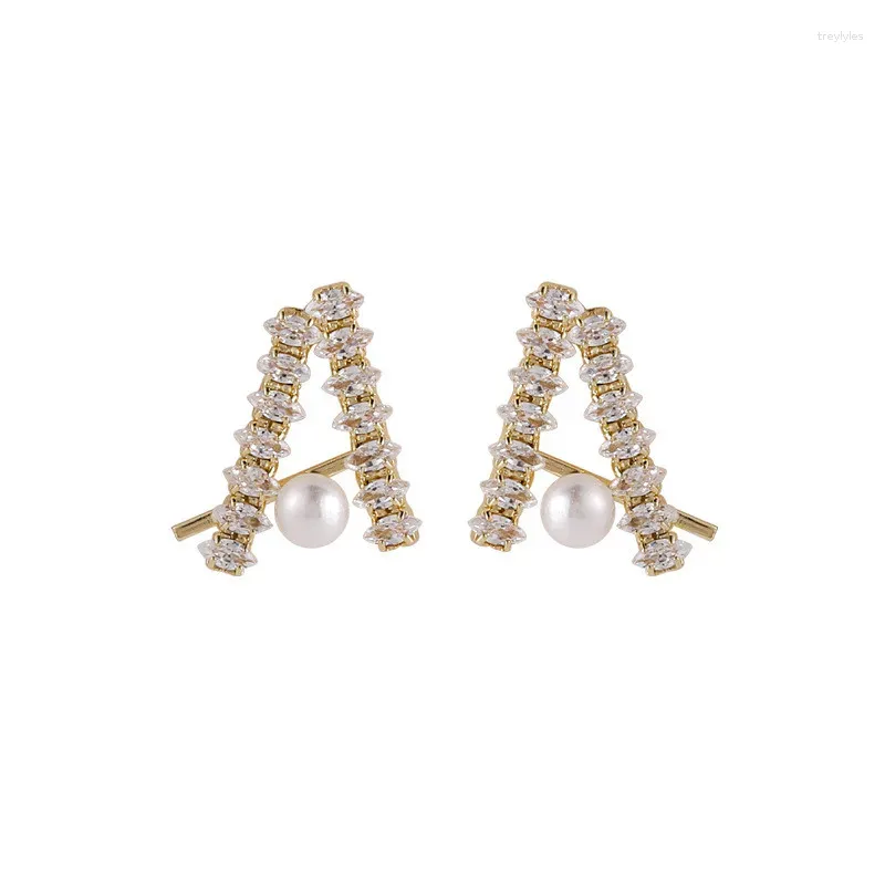 Boucles d'oreilles 2024 Fashion Femmes Élégante Une lettre Zircon Pearl incrusée Tempérament sexy Party Jewerly