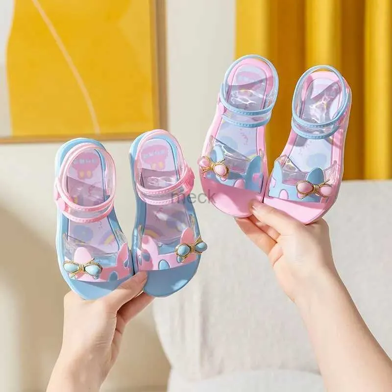 Sandaler Sandalias Anti Slip Children Sandaler Summer New Girl Princess Sandaler Soft Soled Baby Beach Shoe Söta barnskor Zapatos Nia 240419