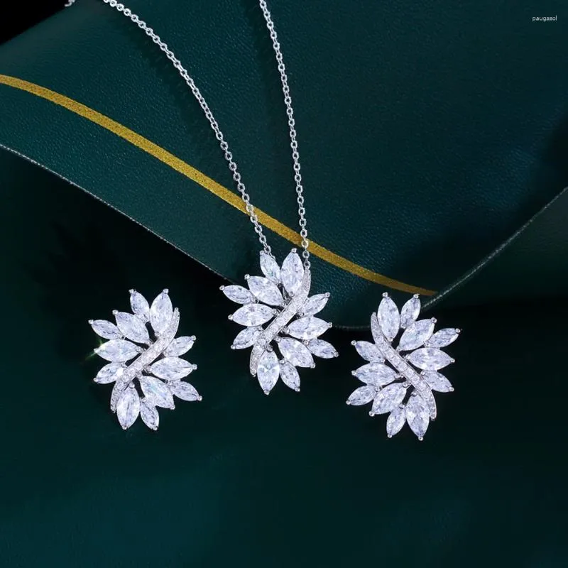 Серьги по ожерелью устанавливают тригрэкринг Sparkling Marquise Cut Cubic Leaf Sup и подвесные ювелирные изделия для женщин T1024