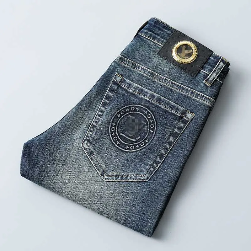 Heren jeans ontwerper Autumn Denim Men's Koreaanse versie Leggings Slim passend dikke geborduurde blauw grijs lange broek BQH762G