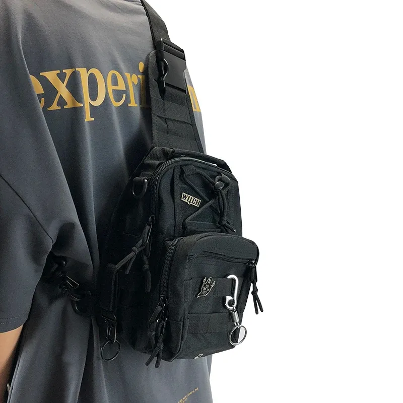 Förpackar taktiska män bröstväskor designer coola axel crossbody väskor för män hip hop streetwear väska kort resa rese budbärare väska