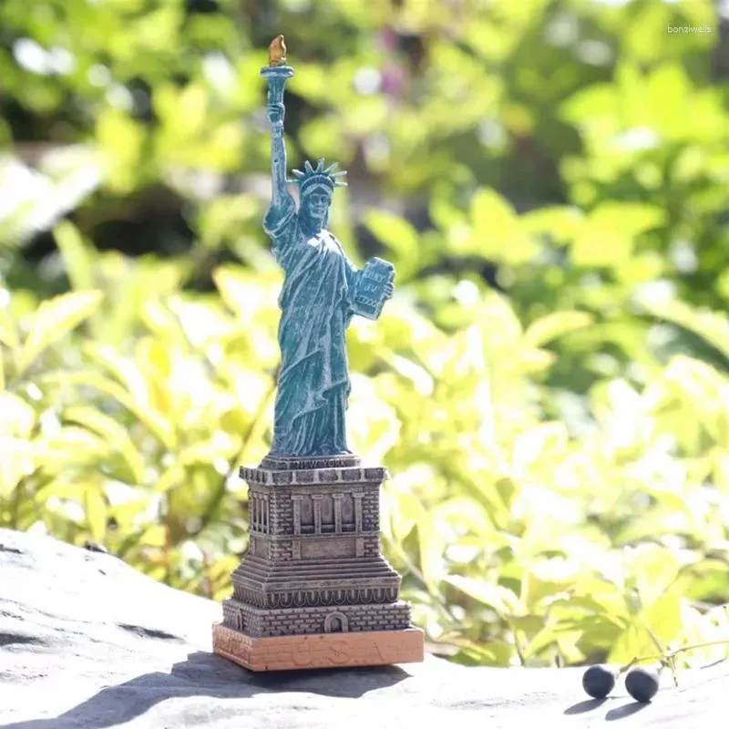 Dekorativa figurer Staty av prydnad Världsberömd byggnad Hemdekoration Harts Hantverk Creative Miniature Landscape
