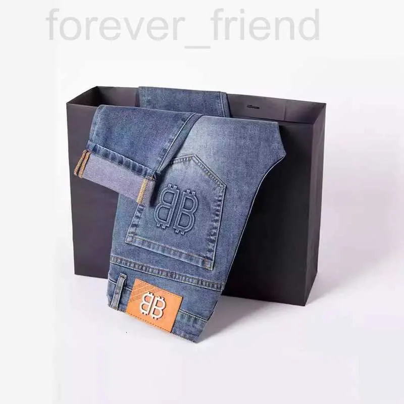 Designer de jeans masculin concepteur de haute qualité en acier de couleur saisonnière de haute qualité 3D Jeans pour hommes lavés imprimés avec élasticité polyvalente, ajustement slim et pieds droits y2q5