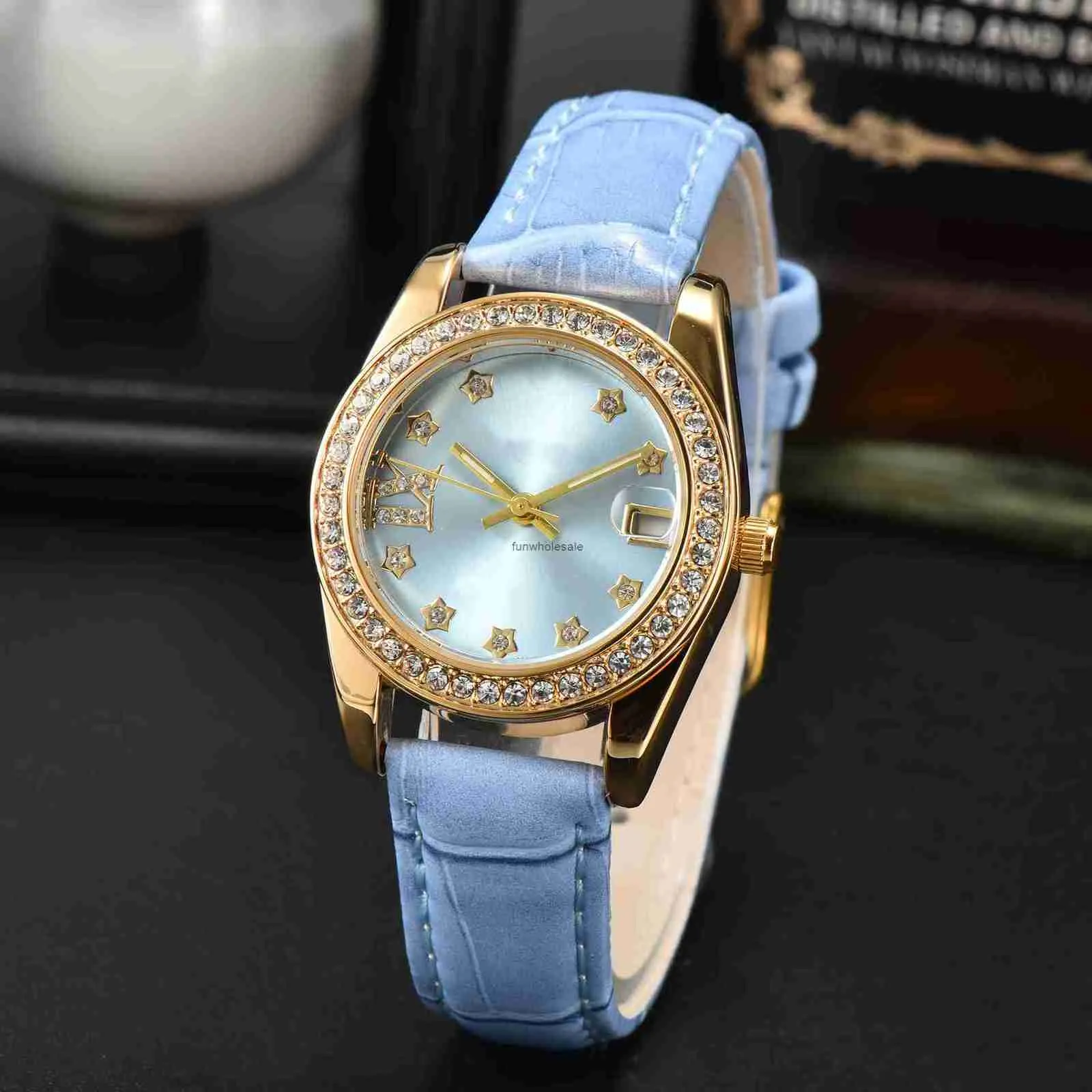 AA Reloj casual de correa de acero inoxidable de cuarzo para mujer con gran cantidad y excelente precio