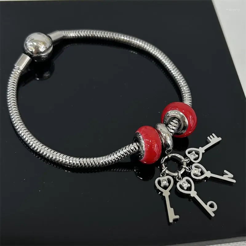 Link Bracelets High Quality Luxury Fashion Stainless Steel Red Jewelry Key Beaded Bracelet Does Not Fade